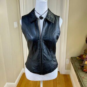 Wilsons Leather Maxima Vest Leather Y2K Black Collar Stretch Back Zip (M)